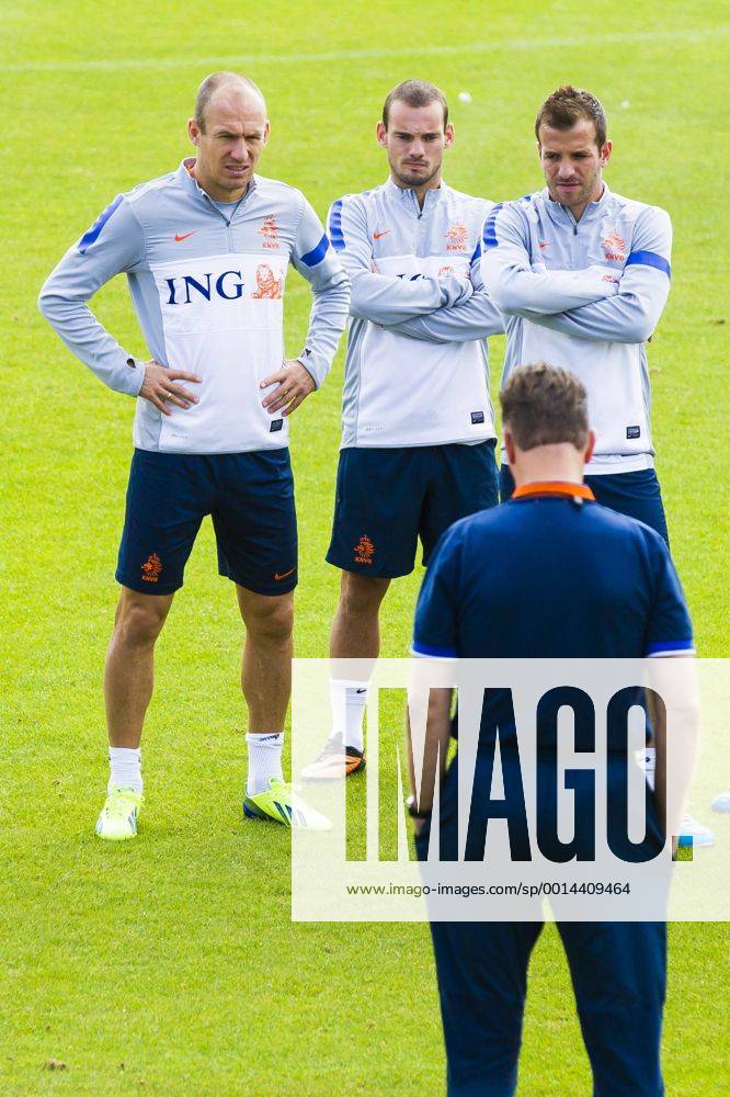 (L-R) Arjen Robben of Holland, Wesley Sneijder of Holland, Rafael van der Vaart of Holland, Coach Louis van Gaal of Holland during the training session of the Netherlands on September 3, 2013 at Sportpark Nieuw Zuid in Katwijk aan Zee, The Netherlands. Netherlands Training Session World Cup qualifier 2013 2014 LaurensxLindhoutxIVx 1769430