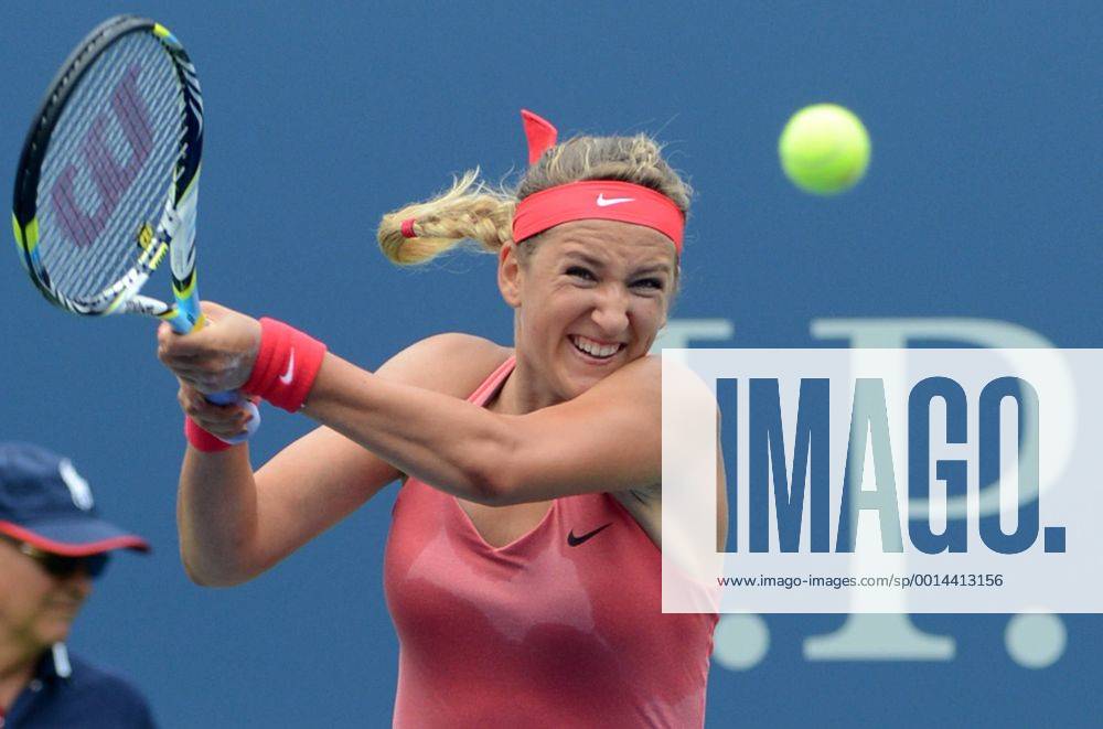 NEW YORK, Sept. 3, 2013 (Xinhua) -- Victoria Azarenka of Belarus returns a shot during women s singles fourth round at the 2013 US Open tennis championships in New York, the United States, on Sept. 3, 2013.