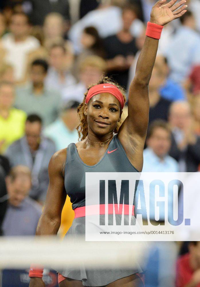 NEW YORK, Sept. 3, 2013 (Xinhua) -- Serena Williams of the United States greets the spectators after the women s singles quarterfinal at the 2013 US Open tennis championships in New York, the United States, on Sept. 3, 2013.