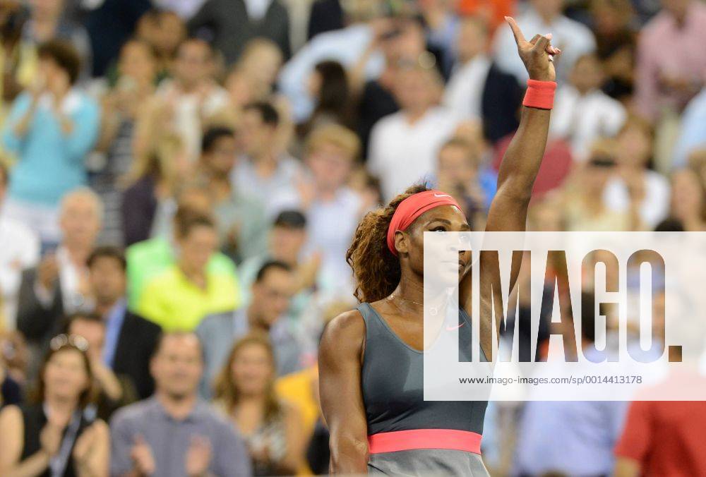 NEW YORK, Sept. 3, 2013 (Xinhua) -- Serena Williams of the United States greets the spectators after the women s singles quarterfinal at the 2013 US Open tennis championships in New York, the United States, on Sept. 3, 2013.