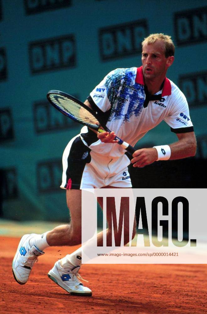 Thomas Muster in Aktion Tennis Herren French Open 1995, Grand Slam, ATP, Sand Einzelbild Roland Garros Paris Dynamik, Anstrengung,