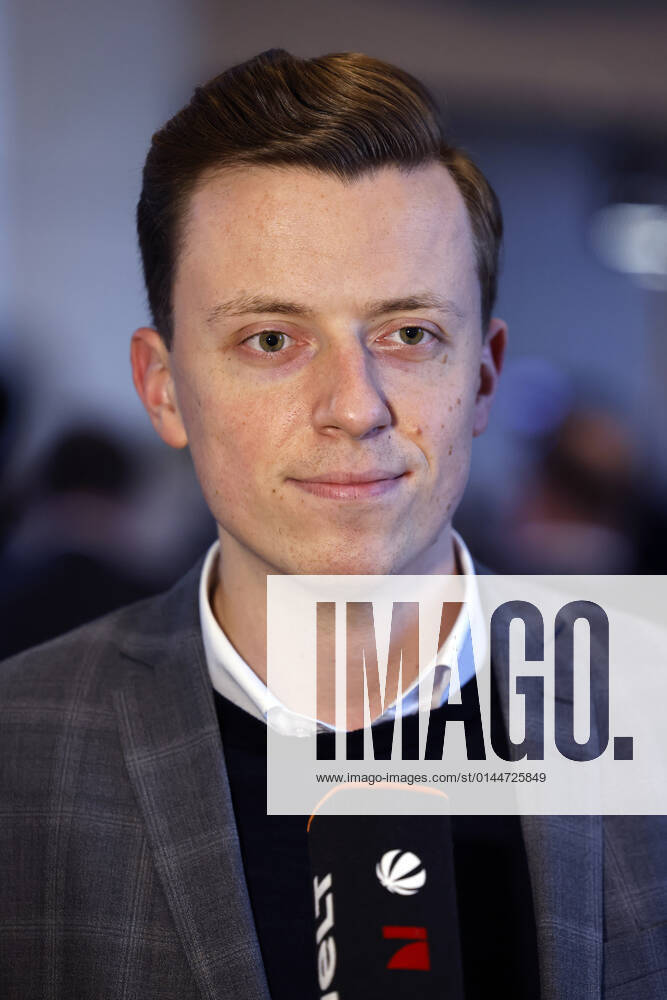 Adis Ahmetovic at the 5 session of the German Bundestag in the Reichstag building Berlin, 08 12 2021 Foto:xC.xFuturexImage