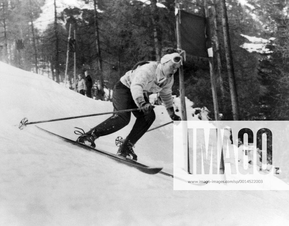 1956 Winter Olympic Games - Cortina dâÄAmpezzo, Italy Anton Sailer of Austria wins the giant slalom on 31st January 1956. Picture shows Ski Champion Tony Sailer winning a gold medal in the Winter Olympics at Cortina when he won the Giant Slalom event. He went on to become the first man to win all three alpine skiing events in the same olympics -  UnitedArchives01026129