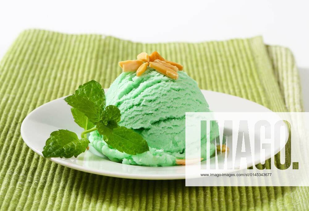 Scoop of green ice cream, 28.10.2020,