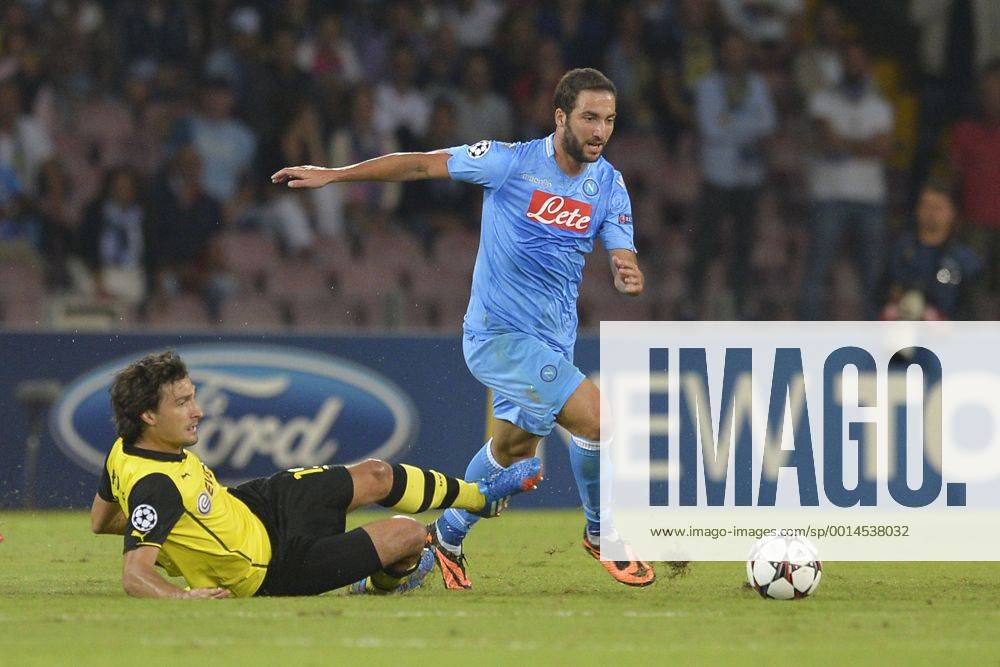 Mats Hummels Borussia, Gonzalo Higuain Napoli Napoli SSC Napoli - Borussia Dortmund andreaxstaccioli