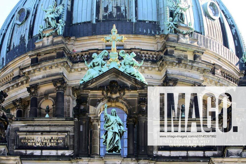 IMAGO Creative: Architektur in Berlin Berlin Cathedral between Spree and Lustgarten, 28.10.2020,