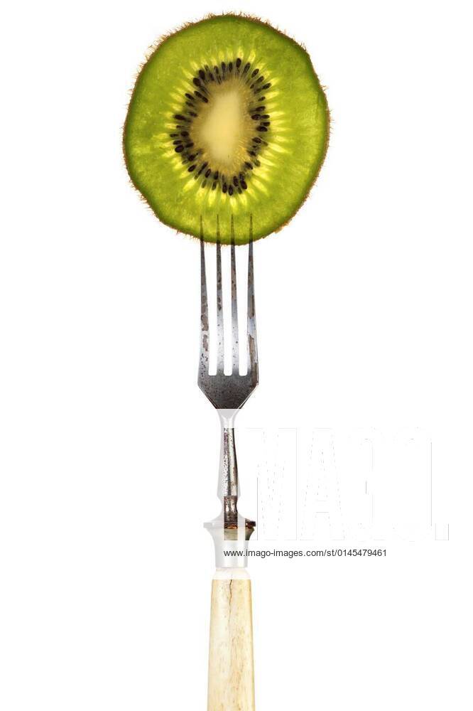 Impaled kiwi slice on fork, 28.10.2020,