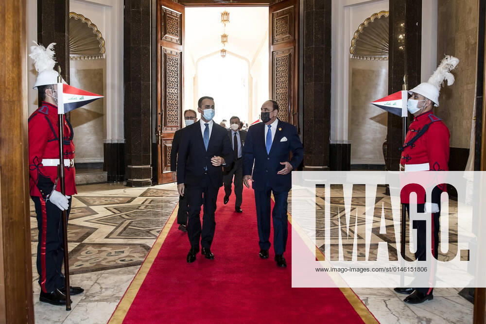 Italian Foreign Minister Luigi Di Maio arrives for the meeting with the Iraqi President Barham Salih during the mission to Baghdad, Iraq, 23 December 2021. ANSA ANGELO CARCONI Roma Italia - ZUMAa110 20211223_zaf_a110_021
