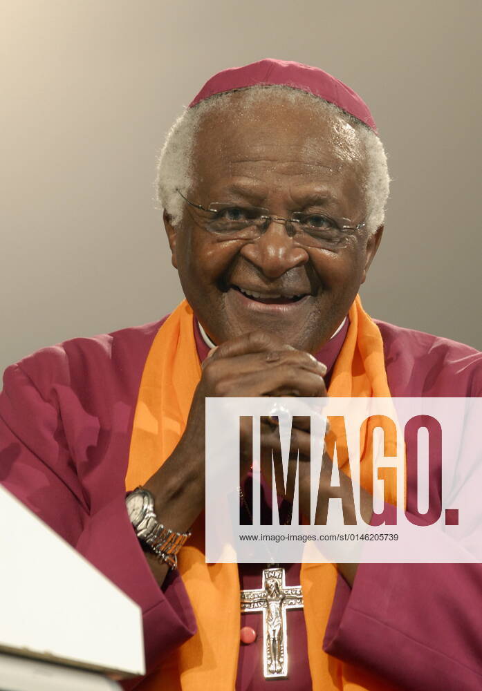 Desmond Mpilo Tutu , Bishop of Cape Town South Africa Archbishop Desmond Tutu, born in 1931 in Klerksdorp, Transvaal received the Nobel Peace Prize in 1984 for his work to overcome the apartheid regime He lives in Cape Town Protestant Church Day 2007 in Cologne 08 06 2007