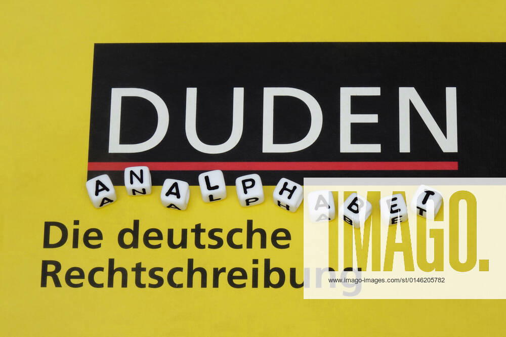 Duden and illiterate Duden and illiterate, 19 12 2021, Borkwalde, Brandenburg, On a Duden lies the writing illiterate