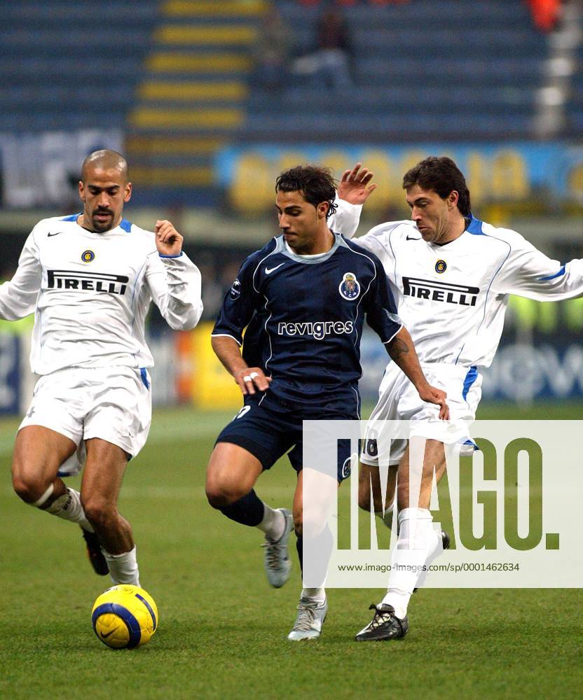 Ricardo Quaresma (Porto, Mitte) gegen Juan Sebastian Veron (li.) und Kily Gonzalez (beide Inter) Fußball EC 1 Herren Champions League 2004 2005, FC Internazionale Mailand - FC Porto 3:1 Gruppe Mailand
