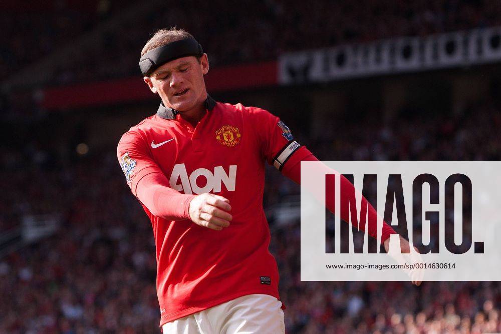 Wayne Rooney of Manchester United looks dejected - Manchester United vs. West Bromwich Albion - Barclay s Premier League - Old Trafford - Manchester - 28 09 2013 Pic Philip Oldham Sportimage .