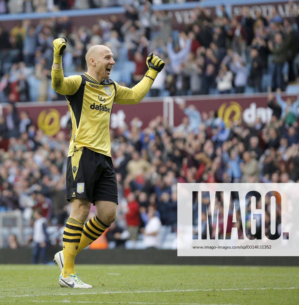 Aston Villa goalkeeper Brad Guzan celebrates after his side s winning goal - Football - Barclays Premier League - Aston Villa vs Manchester City - Villa Park Birmingham - Season 2013-2014 - September 28th 2013 - Photograph Malcolm Couzens Sportimage .