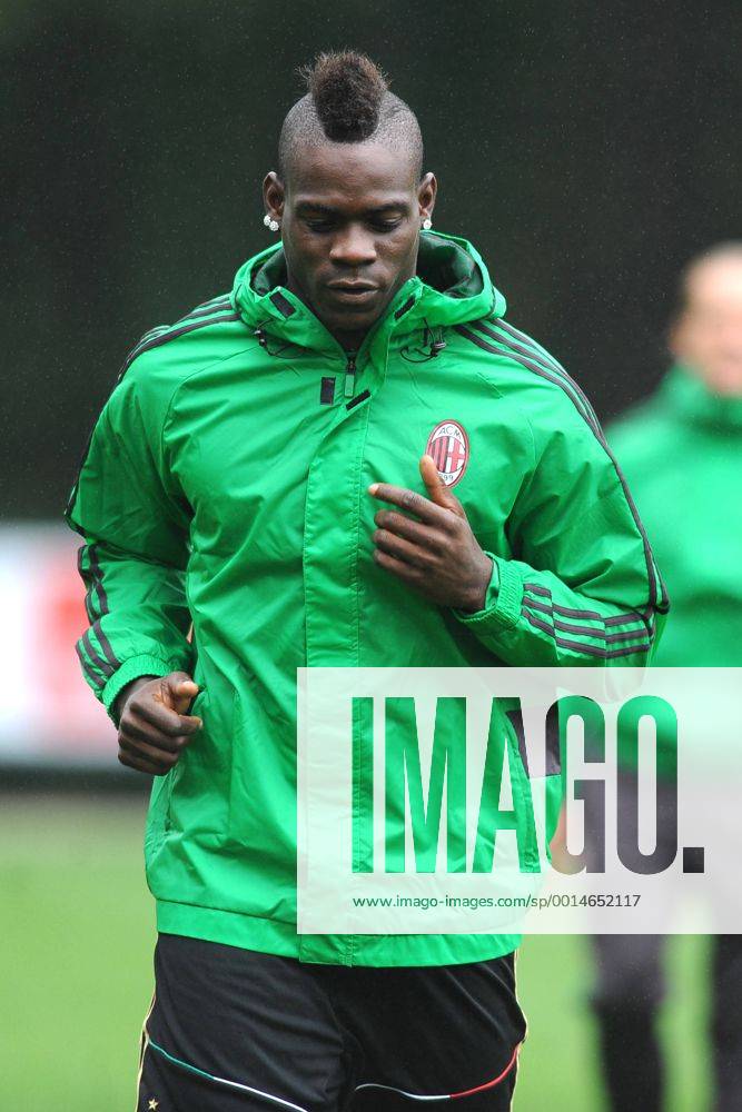 MARIO BALOTELLI MILAN 2013-14 ALLENAMENTO CHAMPIONS LEAGUE 30-09-2013