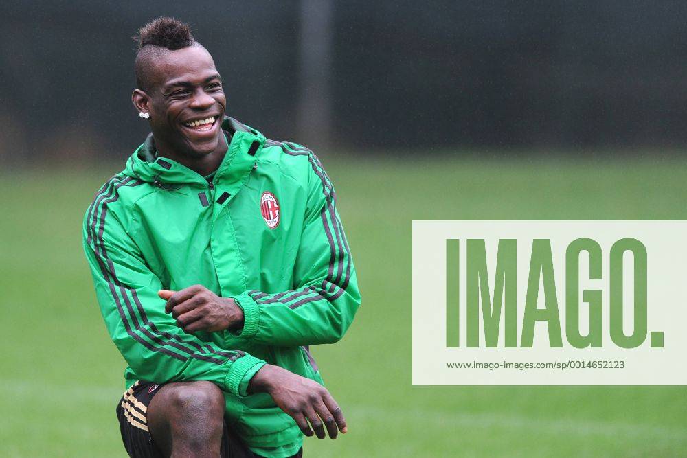 MARIO BALOTELLI MILAN 2013-14 ALLENAMENTO CHAMPIONS LEAGUE 30-09-2013