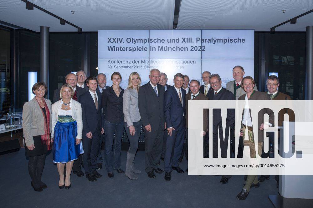 DOSB Tagung zur Olympiabewerbung der Olympischen Winterspiele und Paralympics 2022, Coubertin, Olympiapark, München. 30.09.2013 Im Bild: Marina Kiehl, Verena Bentele, Martin Hobmaier, Michael Vesper, britta Heidemann, maria Höfl-Riesch, Thomas Kreuzer, Thomas Schmid, Georg Grabner Christian Ude, markus Wasmeier Â