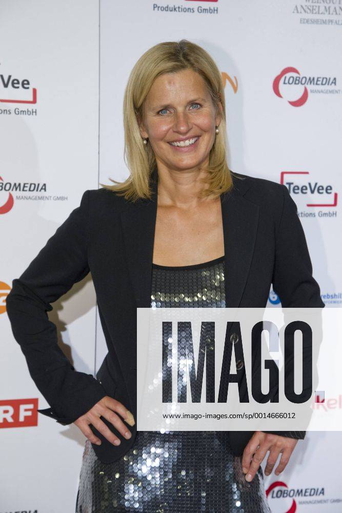Katrin MUELLER-Hohenstein, Müller-Hohenstein, Moderatorin, Portraet, Porträt, Portrait, angeschnittenes Einzelbild, Einzelmotiv, After Show Party, Roter Teppich, Red Carpet Show, Willkommen bei Carmen Nebel , ZDF, zugunsten der Deutschen Krebshilfe, am 28.09.2013 aus der G r u g a h a l l e E s s e n Â