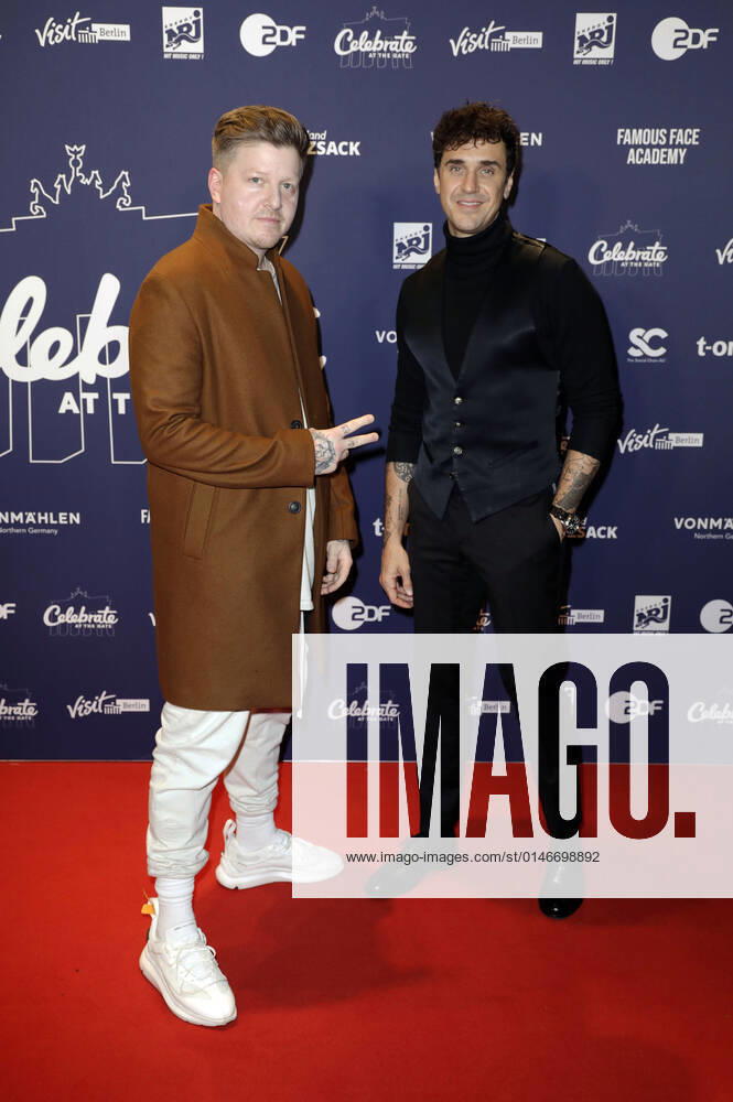 Nico Suave and Seven at the New Years Eve show Celebrate at the Gate Welcome 2022 at the Brandenburg Gate Berlin, 31 12 2021 Foto:xS.xGabschx xFuturexImage