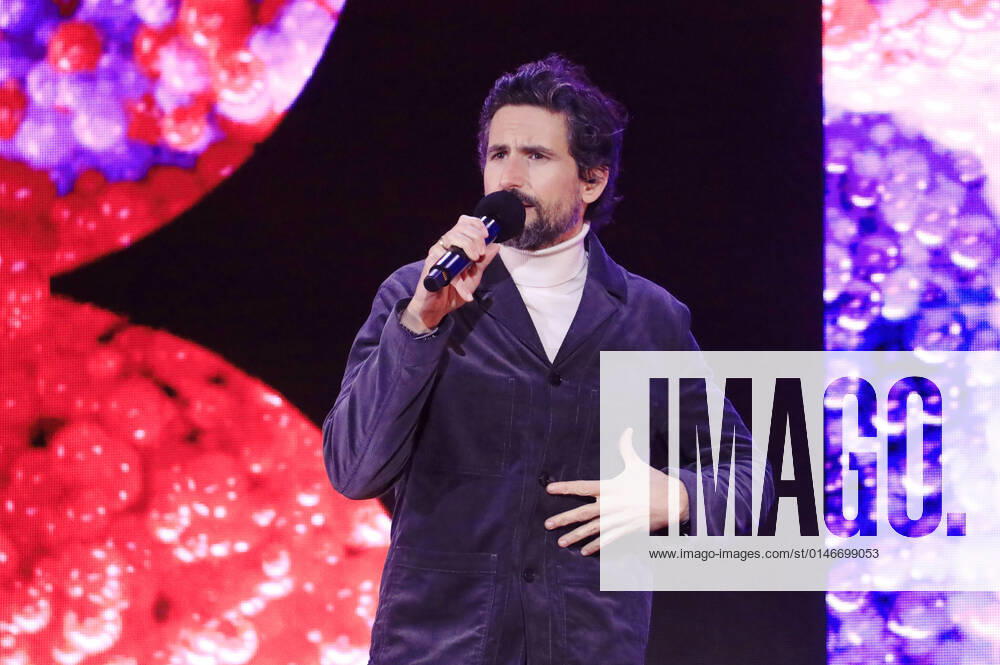 Tom Beck in the New Years Eve show Celebrate at the Gate Welcome 2022 at the Brandenburg Gate Berlin, 31 12 2021 Foto:xS.xGabschx xFuturexImage
