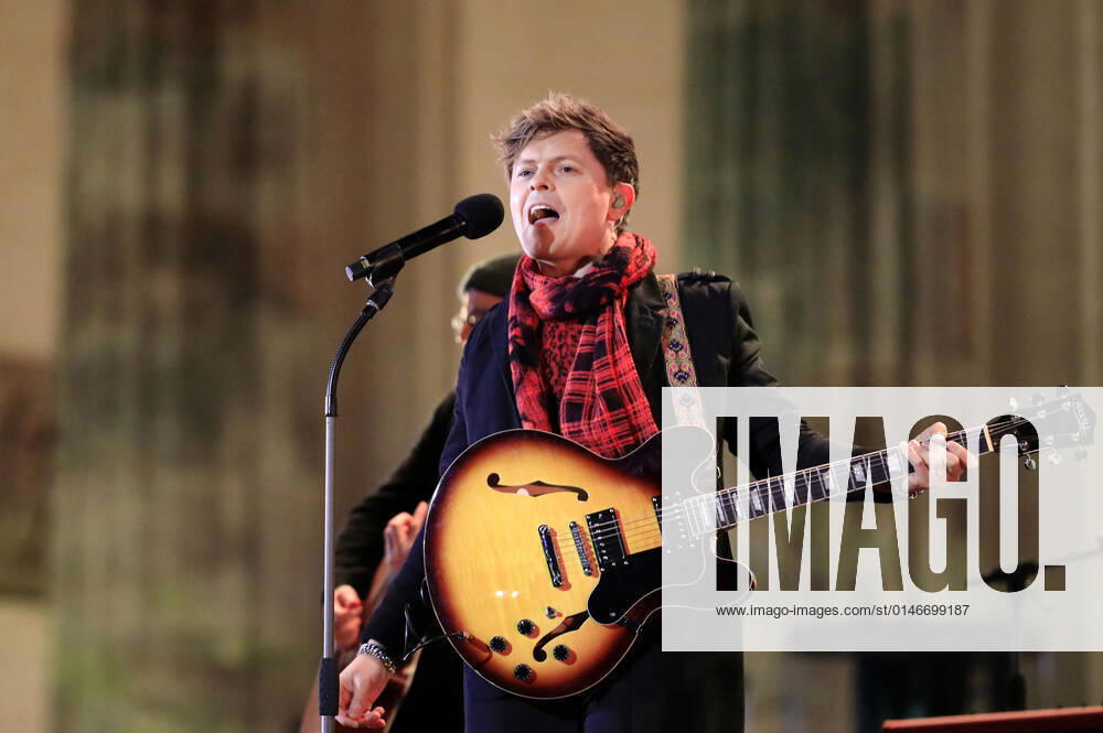 Michael Patrick Kelly in the New Years Eve show Celebrate at the Gate Welcome 2022 at the Brandenburg Gate Berlin, 31 12 2021 Foto:xS.xGabschx xFuturexImage