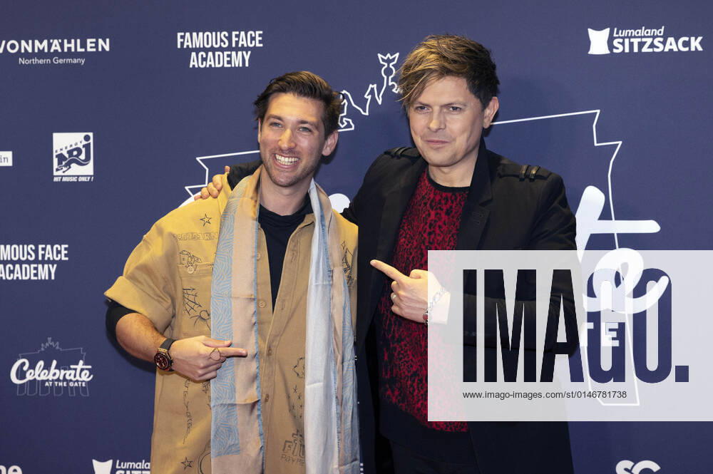 Justin Jesso and Michael Patrick Kelly in the New Years Eve show Celebrate at the Gate Welcome 2022 at the Brandenburg Gate Berlin, 31 12 2021 Foto:xJ.xFuturexImage