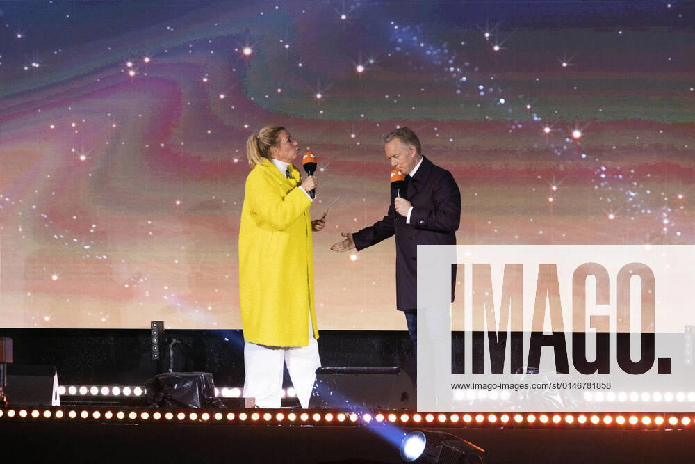 Andrea Kiewel and Johannes B Kerner in the New Years Eve show Celebrate at the Gate Welcome 2022 at the Brandenburg Gate Berlin, 31 12 2021 Foto:xJ.xFuturexImage