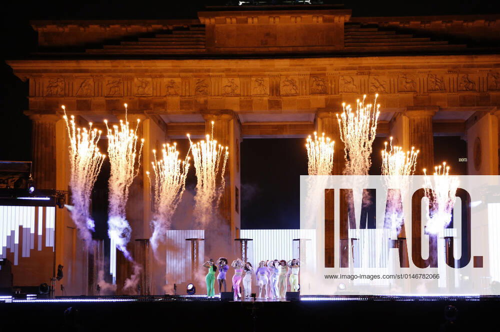 Venus in the New Years Eve show Celebrate at the Gate Welcome 2022 at the Brandenburg Gate Berlin, 31 12 2021 Foto:xJ.xFuturexImage