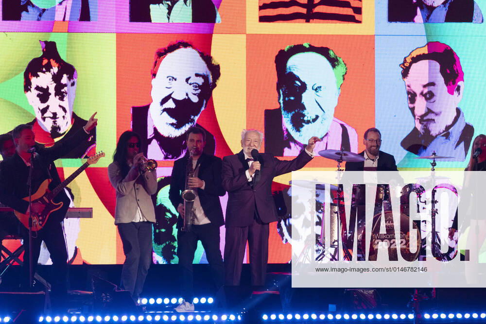 Dieter Hallervorden in the New Years Eve show Celebrate at the Gate Welcome 2022 at the Brandenburg Gate Berlin, 31 12 2021 Foto:xJ.xFuturexImage