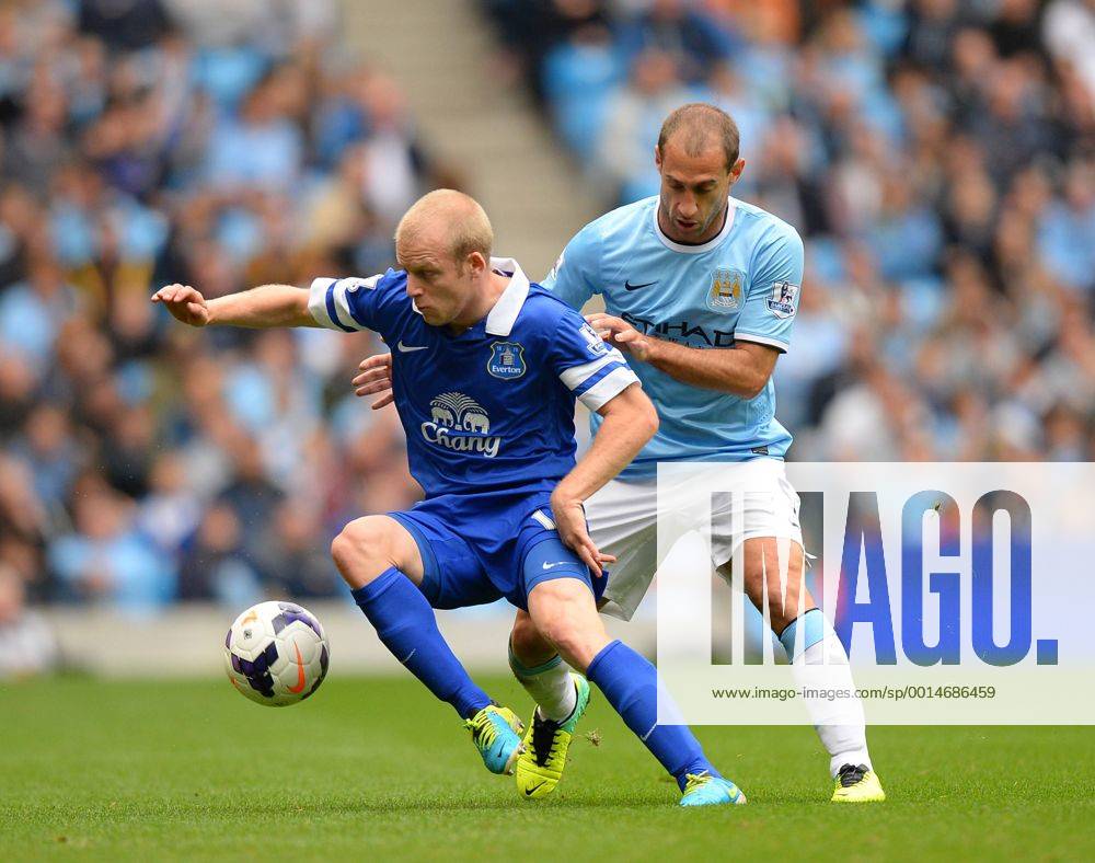 Steven Naismith of Everton tussles with Pablo Zabaleta of Manchester City - Barclays Premier League - Manchester City vs Everton - Etihad Stadium - Manchester - England - 05 10 13 - Picture Simon Bellis Sportimage .