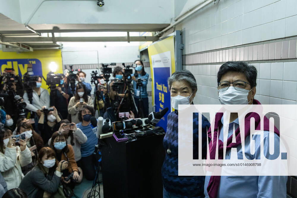 Citizen News chief editor Daisy Li Yuet-wah (L) and Citizen News founder, ex-president of Hong Kong Journalists Association, Chris Yeung Kin-hing (R) pose for a photo before the press conference..Following a major crackdown of 200 police officers raiding Stand News on January 29, 2021, another independent Hong Kong online news media, Hong Kong citizen news announced it will cease all operations on Sunday, January 2, 2022, citing fears to its fellow journalists under current political environment, another blow to press of freedom to this once semi-autonomous city. Hong Kong China - ZUMAs197 20220103_zaa_s197_025