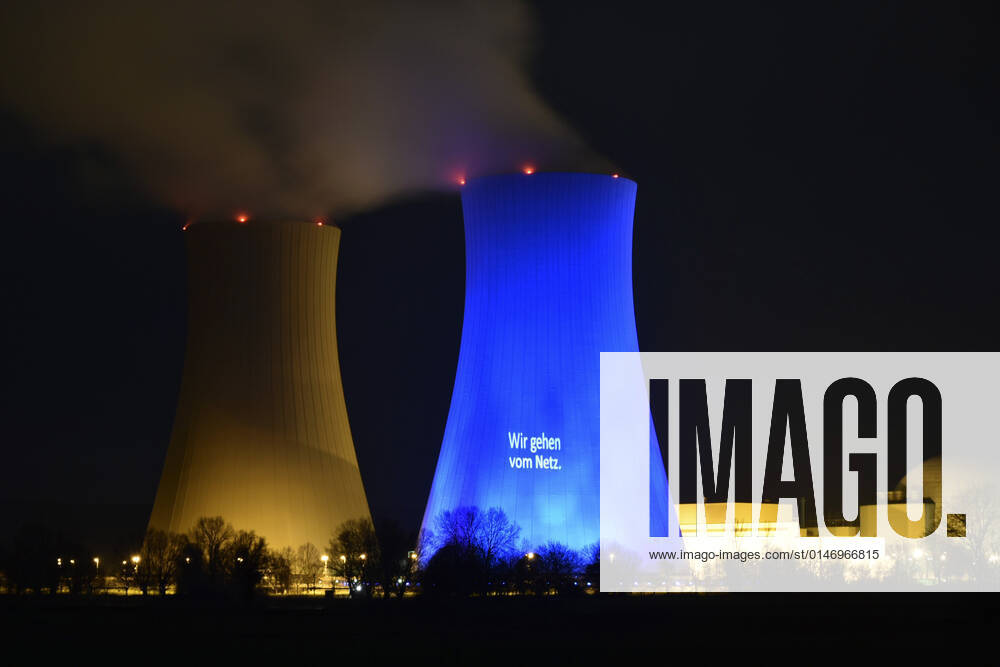 The nuclear power plant festlicht zum Abschied iluminiert vor der finalen Netzabschaltung zum 31 Dezember 2021 Grohnde, 17 12 2021 Foto:xD.xErasmusx xFuturexImage