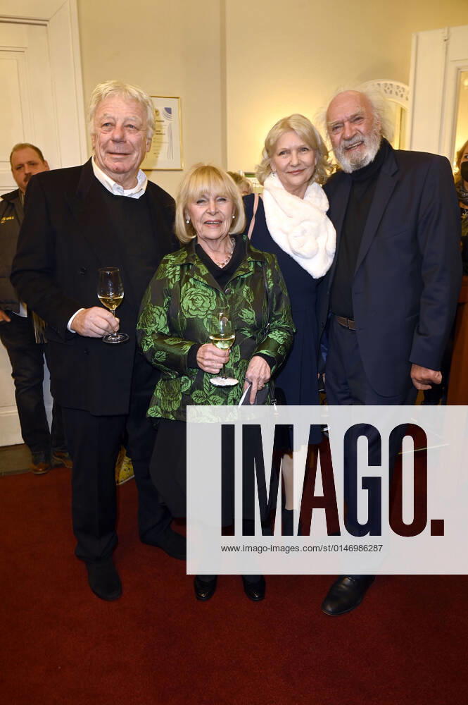 Dagmar Biener with husband Joachim Zerbster and Achim Wolff with wife Rita Feldmeier at the premiere of the play Rent A Friend at Schlosspark Theater Berlin, 08 01 2022 Foto:xF.xFuturexImage