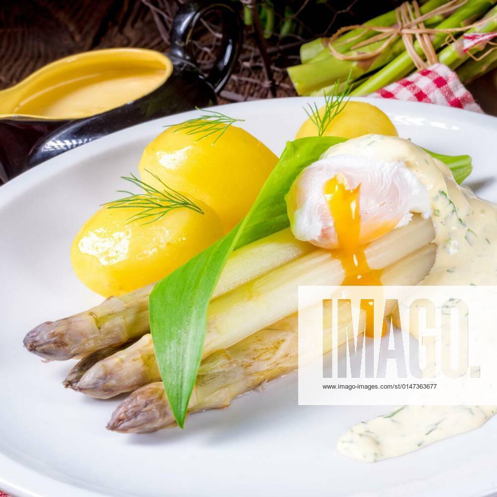 Asparagus with egg and fresh wild garlic, 26.09.2021,