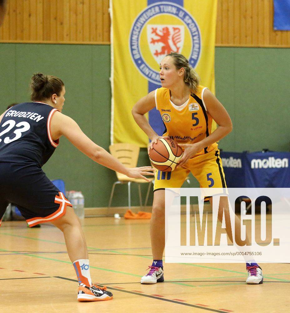 V.l. Klaudia grudzien (Goettingen), Katharina Wohlberg (Braunschweig). Eintracht braunschweig 56-68 BG 74 Veilchen ladies Goettingen