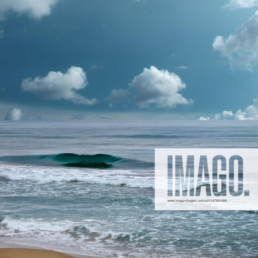 IMAGO Creative: Ende des Sommers stormy day on beach, 12.10.2020,