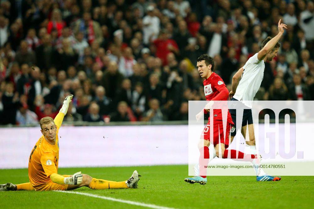Poland s Waldemar Sobota s scores, but the goal is ruled offside - England v Poland - 2014 Fifa World Cup Qualifier - London - Wembley - England - 15 10 2013 - Pic Charlie Forgham-Bailey Sportimage .