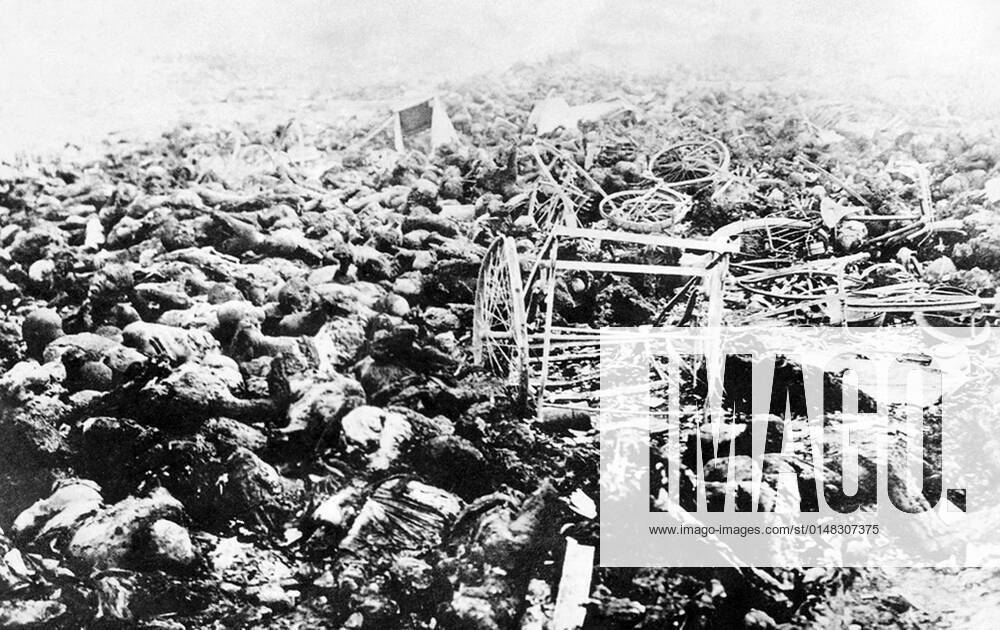 The Great KantÅ earthquake (é–¢æ±a¤ßéœ‡ç½ KantÅ daishinsai) struck the KantÅ Plain on the Japanese main island of HonshÅ« at 11:58 in the morning on Saturday, September 1, 1923. Varied accounts indicate the duration of the earthquake was between four and 10 minutes. The 2011 TÅhoku earthquake later surpassed that record, at magnitude 9.0.<br ><br > The earthquake had a magnitude of 7.9 on the Moment magnitude scale (Mw), with its focus deep beneath Izu Åashima Island in the Sagami Bay. The cause was a rupture of part of the convergent boundary where the Philippine Sea Plate is subducting beneath the Okhotsk Plate along the line of the Sagami Trough.<br ><br > This earthquake devastated Tokyo, the port city of Yokohama, and the surro Supplier:MediaxCo.xLtd. 1060_05_cpa0027333