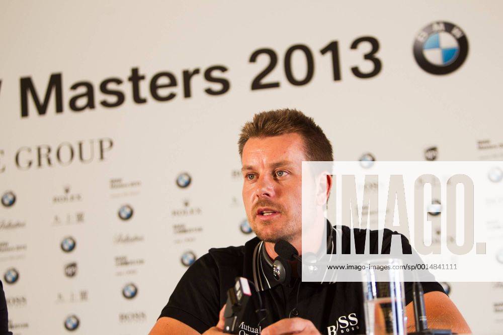 Swedish golfer Henrik Stenson speaks at a press conference for the 2013 BMW Masters Golf tournament in Shanghai, China, 23 October 2013. Famous golfers highlight press conference for Masters Golf tournament in Shanghai 20131023_06402