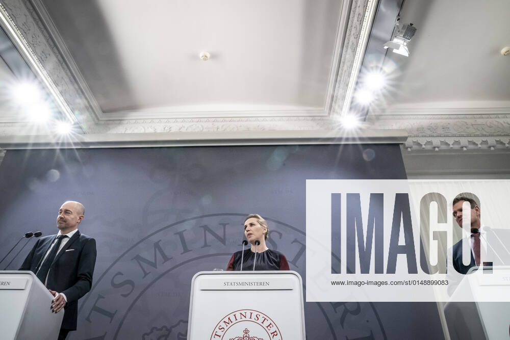 Prime Minister Mette Frederiksen S, Minister of Health Magnus Heunicke S and Director of the National Board of Health Soeren Brostroem during a press conference on the corona situation in the Mirror Room in the Prime Ministers Office, Wednesday 26 January 2022, Copenhagen Denmark