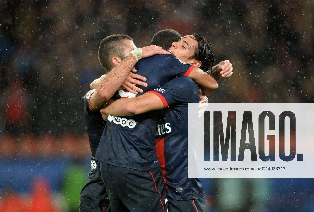 Edinson Cavani (psg) - Lucas (psg) - Jeremy Menez (psg) Paris St Germain PSG vs FC Lorient - Ligue 1 - 01 11 2013 AnthonyBIBARD FEP Panoramic