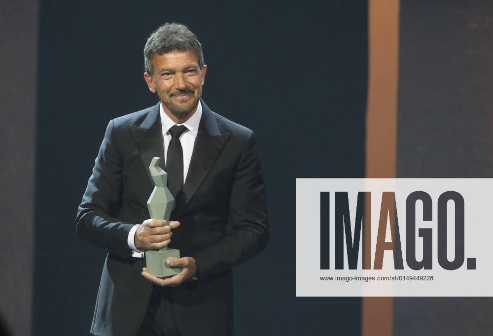 malaga The Malaga born actor Antonio Banderas has received the Carmen de Honor Award in the first edition of these awards of the Andalusian Film Academy, the gala held at the Cervantes Theatre in Malaga Cordon Press lorenzocarnero Cordonpress