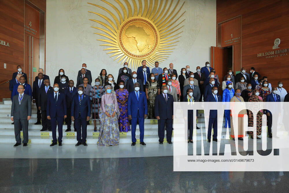 (220202) -- ADDIS ABABA, Feb. 2, 2022 () -- Leaders of the African Union (AU) commission and United Nations Economic Commission for Africa pose for photos with representatives from African countries at the meeting hall of the AU headquarters in Addis Ababa, Ethiopia, on Feb. 2, 2022. The 40th ordinary session of the Executive Council of the African Union (AU) kicked off on Wednesday with leaders of the AU commission and United Nations Economic Commission for Africa (UNECA) expressing concern over increasing security threats including unconstitutional change of government and infectious diseases such as COVID-19 across the African continent. () ETHIOPIA-ADDIS ABABA-AU-EXECUTIVE COUNCIL-ORDINARY SESSION-KICKING OFF Xinhua