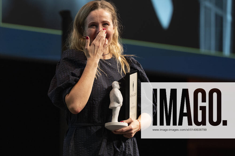 The IB Prize goes to Monica Hellström The ROBERT prizes will be awarded to Camilla Bendix at the Tivoli Hotel Congress Center on Saturday 5 February 2022, Copenhagen Denmark