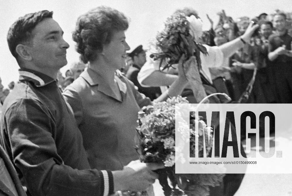 Pilot-cosmonauts Valery Bykovsky and Valentina Tereshkova after the space flight. 68108 19.06.1963 Pilot-cosmonauts of the USSR Valery Bykovsky (left) and Valentina Tereshkova (right) after the flight aboard the Vostok-5 spacecraft. Ivan Borisenko Sputnik Samara Russia