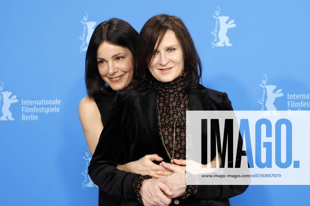Sophie Rois and Nicolette Krebitz at the photocall for the feature film A E I O U A Quick Alphabet of Love at the Berlinale 2022 72 Berlin International Film Festival at the Hotel Grand Hyatt Berlin, 13 02 2022 Foto:xD.xBedrosianx xFuturexImage