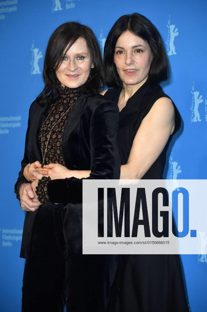 Sophie Rois and Nicolette Krebitz at the photocall for the feature film A E I O U A Quick Alphabet of Love at the Berlinale 2022 72 Berlin International Film Festival at the Hotel Grand Hyatt Berlin, 13 02 2022 Foto:xN.xKubelkax xFuturexImage