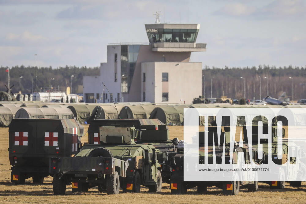 Ukraine Konflikt, Historie U.S. Military Base In Mielec, Poland Military vehicles are seen at the military base for U.S. troops which being established at the Mielec Airport. Mielec, Poland on February 12, 2022. U.S. troops have arrived as reinforcements for its various NATO allies in Eastern Europe, including Poland, as fears grow of a possible Russian invasion of Ukraine Mielec Poland