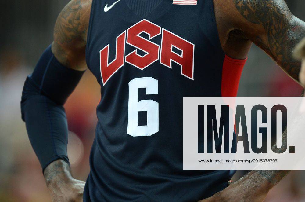 Samstag 04.08.2012, Olympische Spiele 2012 in London, Basketball Litauen - USA, Vereinigt Staaten von Amerika, LeBron James 6 (USA) DeFodi018