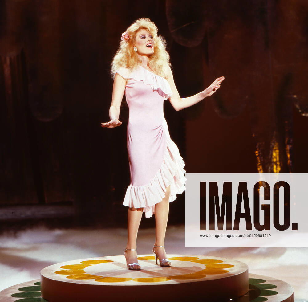 AUDREY LANDERS Audrey Landers, amerikanische Sängerin und Schauspielerin, bei einem TV Auftritt circa 1984. Audrey Landers, American actress and singer, TV performance circa 1984., Deutschland