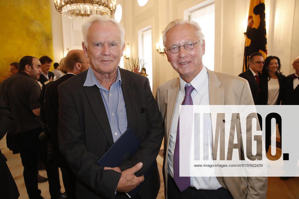 Award Winner Jim Rocket with Uwe Karsten Heye Award of the Order to Day the Germans Unit on 2 October 2018 at Castle Bellevue in Berlin